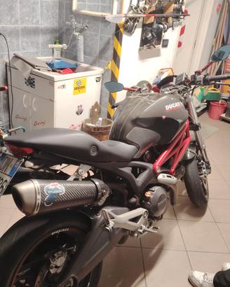 ducati monster 696 del 2009 depo
