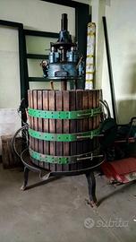 Torchio idraulico enologico