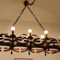 Lampadario antico in ferro battuto 