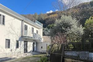 CASA SEMINDIPENDENTE A BARONISSI