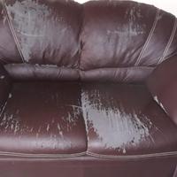 Divano eco pelle marrone scuro