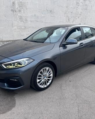 Bmw 116 116d 5p. Business Advantage