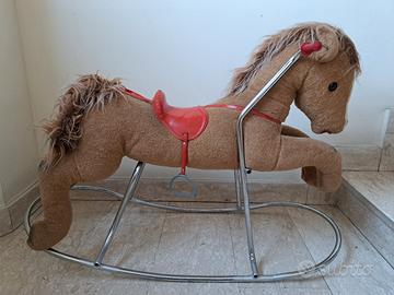 Cavallo a dondolo vintage