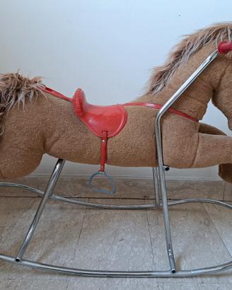 Cavallo a dondolo vintage