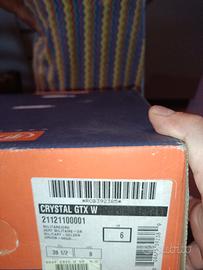 scarponi da montagna