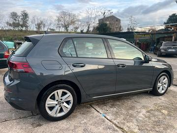 Golf 2.0 TDI Life 115 CV DSG
