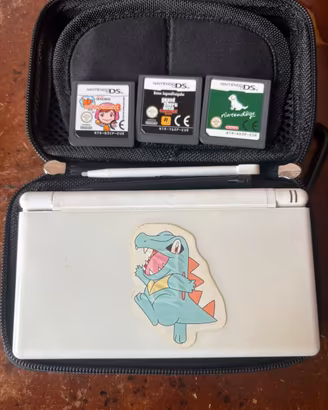 Nintendo DS Lite Perfetta + Custodia + 3 Giochi