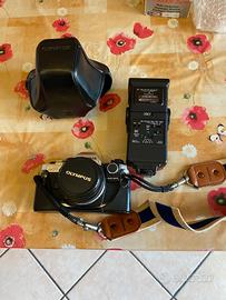 Macchina fotografica olympus OM10