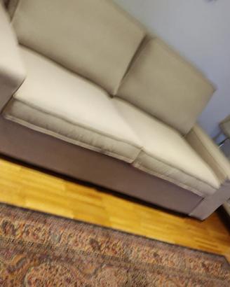 divano beige Kvik di Ikea