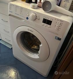 Lavatrice carica frontale Indesit 6 kg