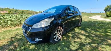 Peugeot 208 1.4 HDi 68 CV 5 porte Active