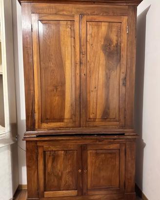 Negozio d'Antiquariato da svuotare mobili eleganti