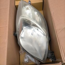 Fari anteriori Yaris 5 porte 2006/2009