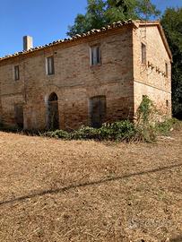 Casale con terreno