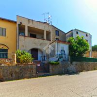 2 LOCALI A PISCIOTTA