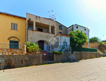 2 LOCALI A PISCIOTTA