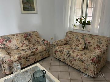 Due divani da due posti