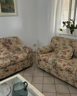 Due divani da due posti