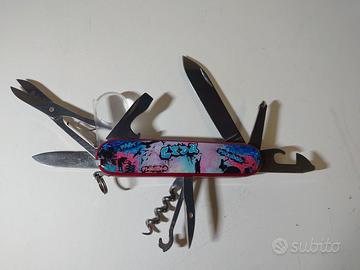 RARO VICTORINOX GRAFFITI