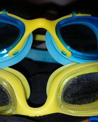 Attrezzatura piscina o mare 2 occhialini 4 cuffie