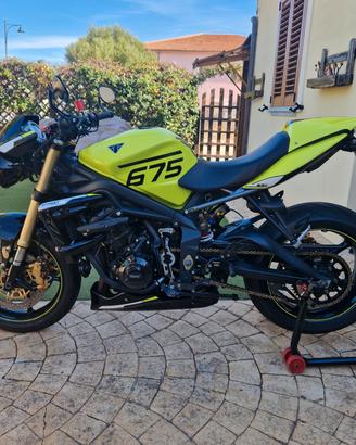 UNICA! Street Triple 675
