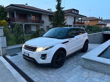 Range Rover Evoque 2.2 Sd4 5p Dynamic Sport