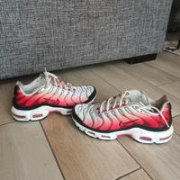 Nike TN rosse e bianche