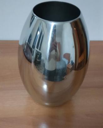 "Mirror Vase" London