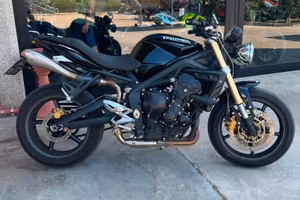 Triumph street triple 675