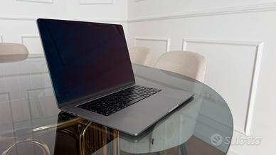 Apple MacBook Air 15" M3 (2024)+ Magic Mouse