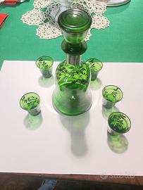 Bicchierini e bottiglia in vetro di Murano