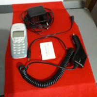 cellulare  con piccoli giochi in scheda madre