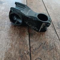 Attacco manubrio Race Face atlas 35