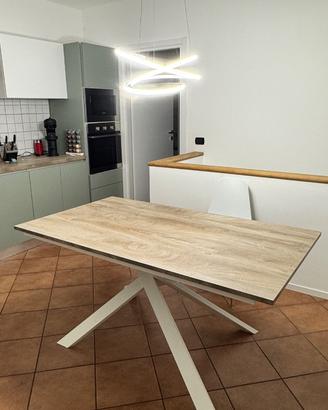 Tavolo Allungabile Pensare Casa  + 4 sedie