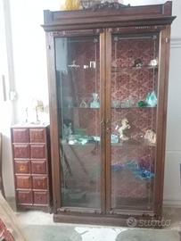 cassettiera e vetrina