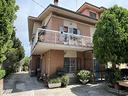soluzione-con-2-appartamenti-2-garage-e-corte