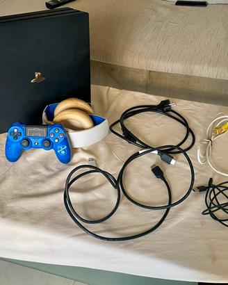 PS4Pro 1TB+DualShock PlayStation F.C.+Cuffie Sony