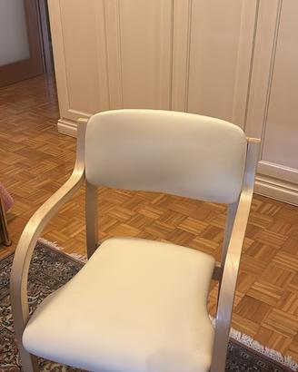 Sedia con braccioli – ideale per anziani