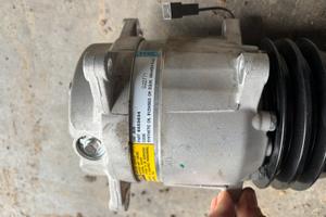 Compressore aria condizionta