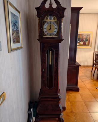 orologio a pendolo a colonna il legno pregiato