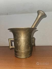 mortaio grande con orecchie