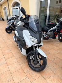 Yamaha X-Max 250