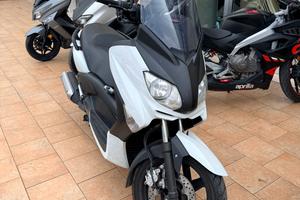 Yamaha X-Max 250