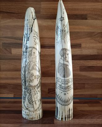 DENTI INCISI IN RESINA -SCRIMSHAW