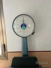 bilancia di precisione a piatto