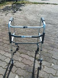 Deambulatore pieghevole
