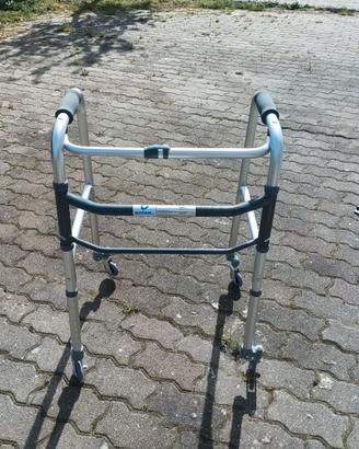 Deambulatore pieghevole