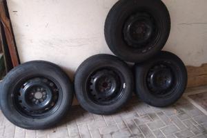 Pneumatici invernali + cerchi per Nissan Qashqai