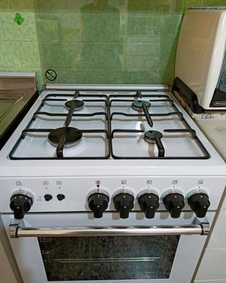 Cucina a Gas con forno