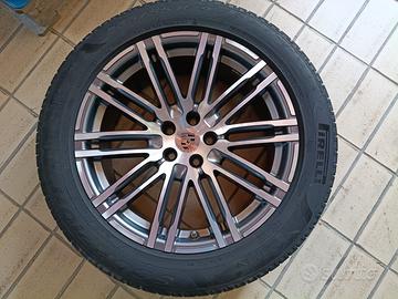 Cerchi Porsche Macan con gomme invernali